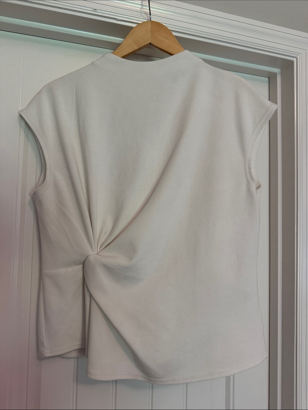 Twist-Back Sleeveless Tank Top in Cream